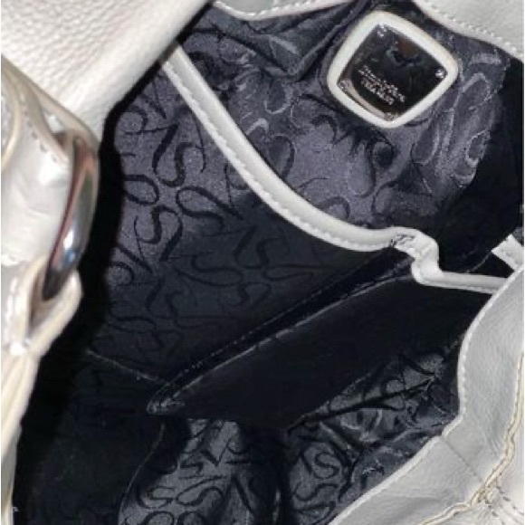 Vera Wang Purse - Picture 7 of 7